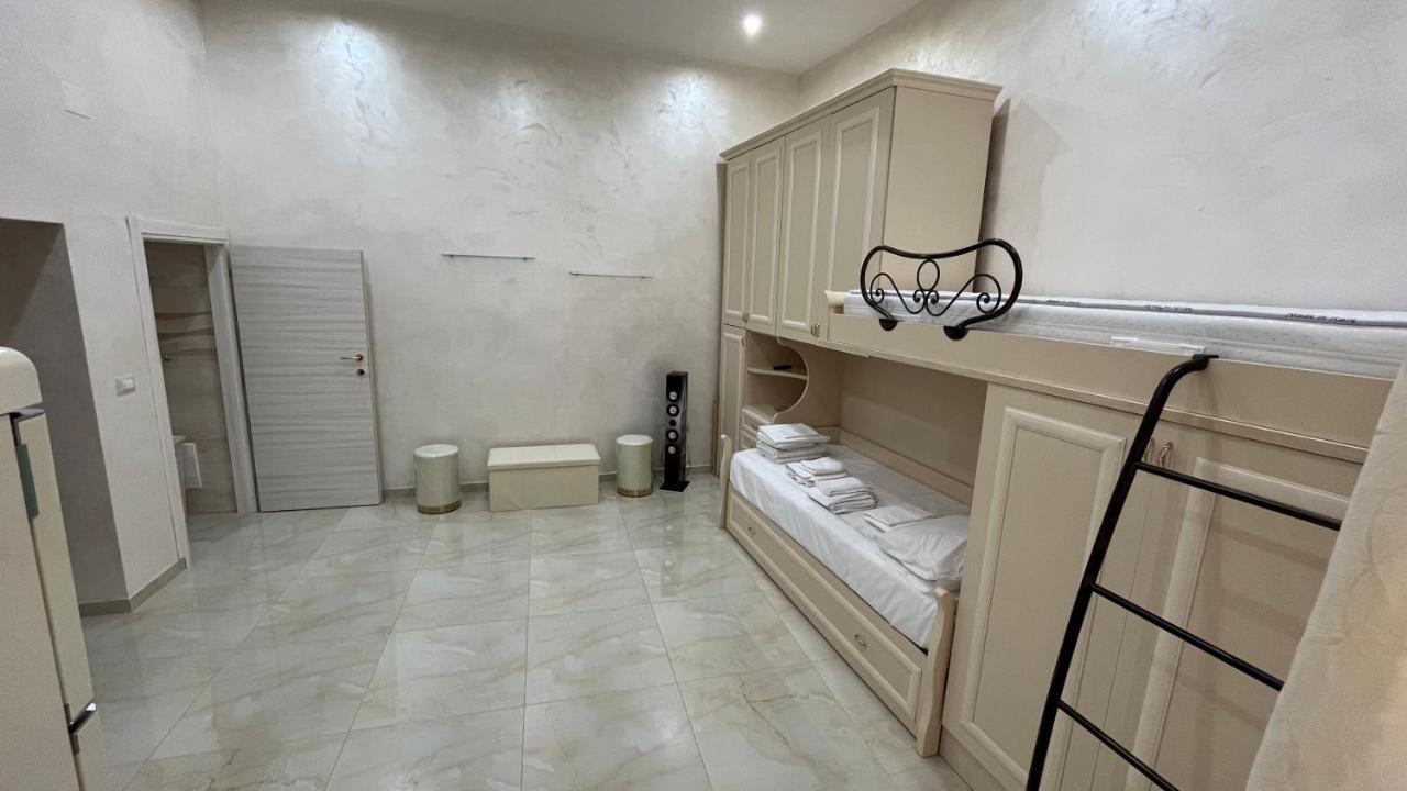 B&B Sasi Napels Buitenkant foto